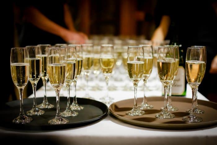 Sekt oder Champagner – der Unterschied in 3 Etappen