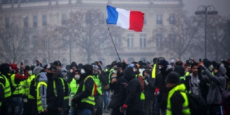 Gelbwesten in Frankreich – Was steckt hinter dem Wutausbruch?