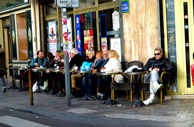 Alltag Strassencafé in Frankreich